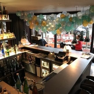 Nytårs ballon oppyning hos Sticks'n sushi.